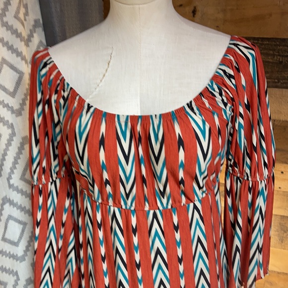 Joyce Chevron Bell Sleeve Mini dress - Picture 2 of 9